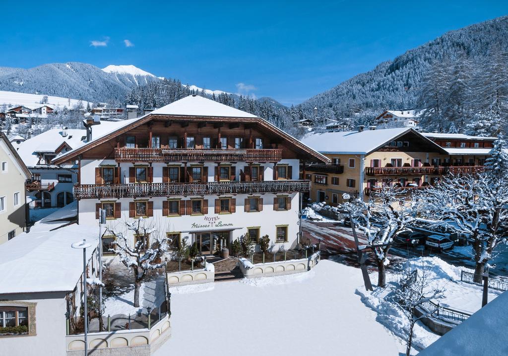 Hotel Weisses Lamm Monguelfo-Tesido / Welsberg-Taisten Exterior photo